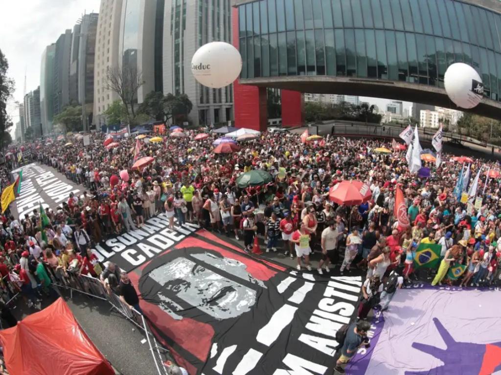 Domingo (21/9), milhares de pessoas saíram às ruas em protesto contra a Pec da Blindagem 
