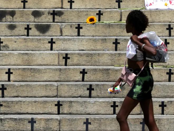Órfãos menores de 18 anos terão direito a um salário mínimo mensal