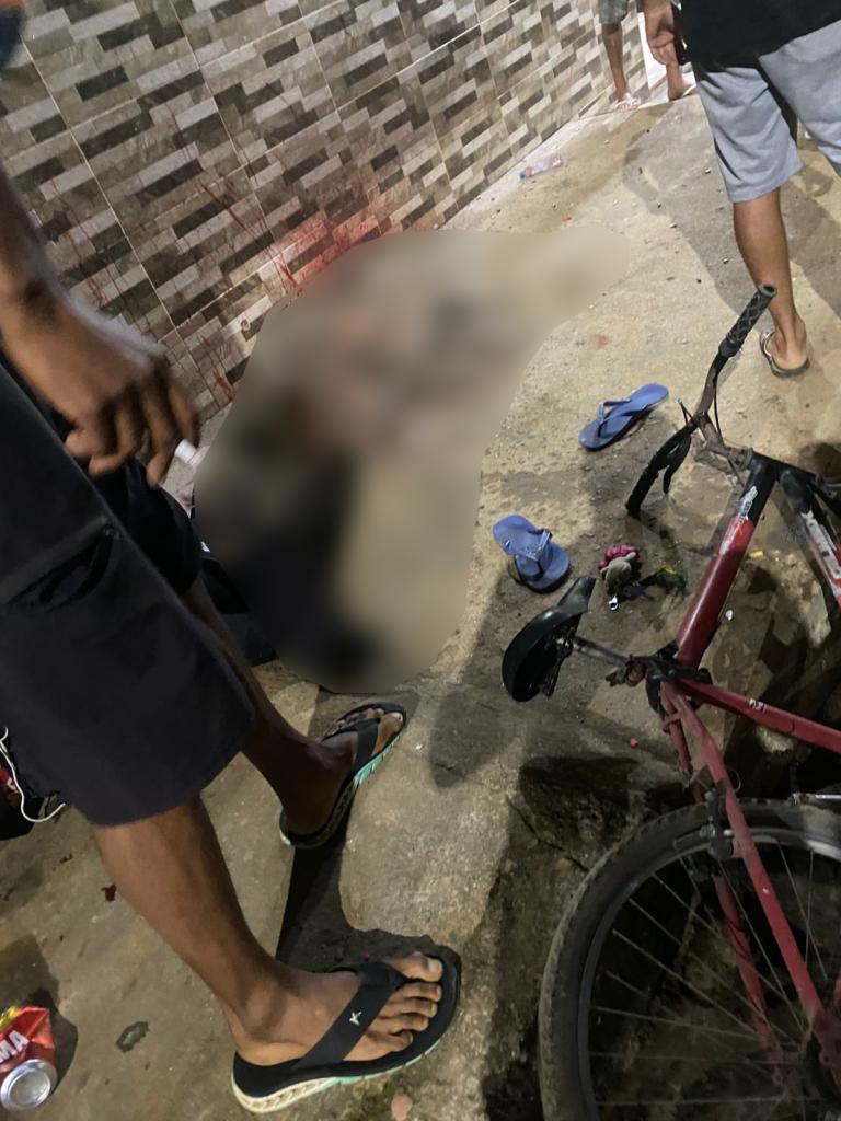Uma pessoa morreu no local do fato e outras duas, socorridas com vida, morreram a caminho do hospital Vital Brazil 