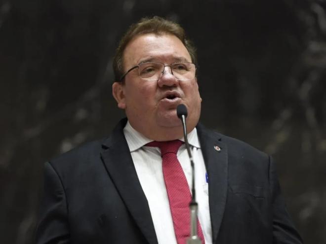 Deputado Celinho se coloca contra a privatização da Copasa