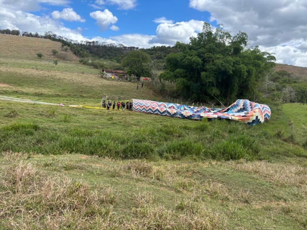 Equipamento caiu em uma propriedade rural em Conceição de Minas