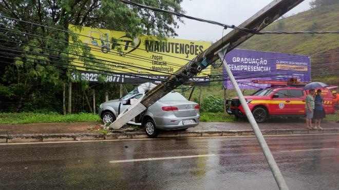 Corpo de Bombeiros atendeu a ocorrência no começo da manhã deste sábado 