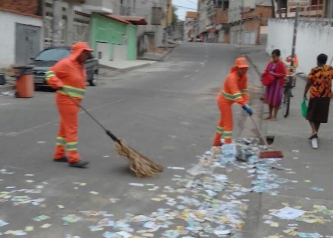 Além da poluição ambiental, prática gera custos para a limpeza urbana 