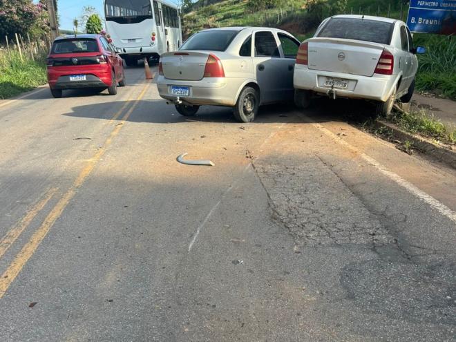 Motirsta do Corsa afirma que tentou frear, mas não houve tempo suficiente, motorista do Astra foi a única que teve ferimentos 