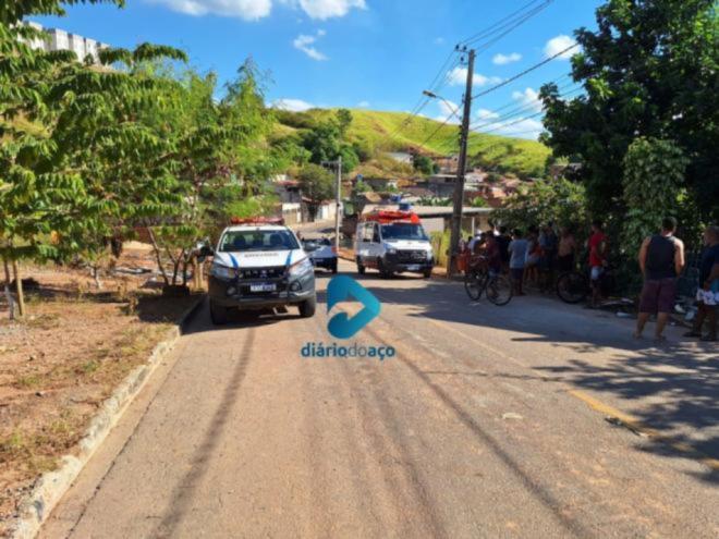 Uma carta atribuida às duas vítimas anunciando 