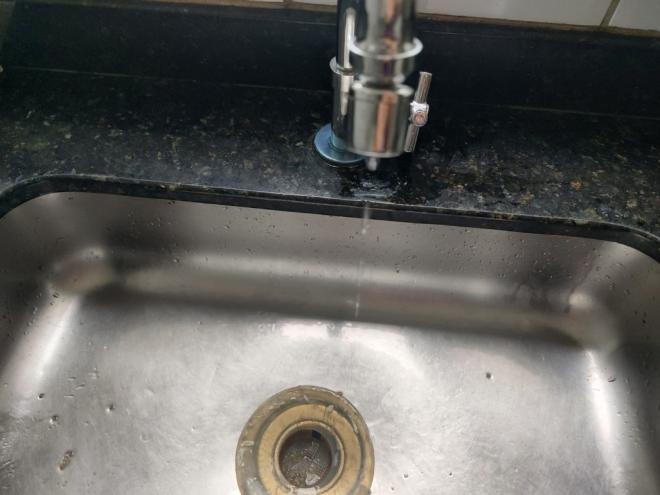 Moradora da rua Pontal afirmou que vivencia o transtorno há cerca de um mês 