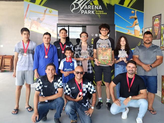 A competição reuniu enxadristas de diversas cidades da região e transcorreu em clima de confraternização, respeito e alto nível técnico, destacam os organizadores