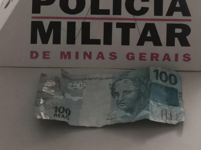 Cédula que o ladrão roubou da idosa foi recuperada ainda com ele, em rua do bairro Canaã 
