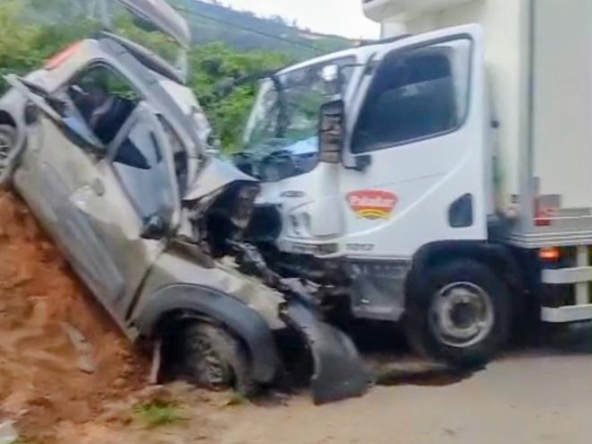 Família viajava para o litoral da Bahia,  quando houve o acidente 