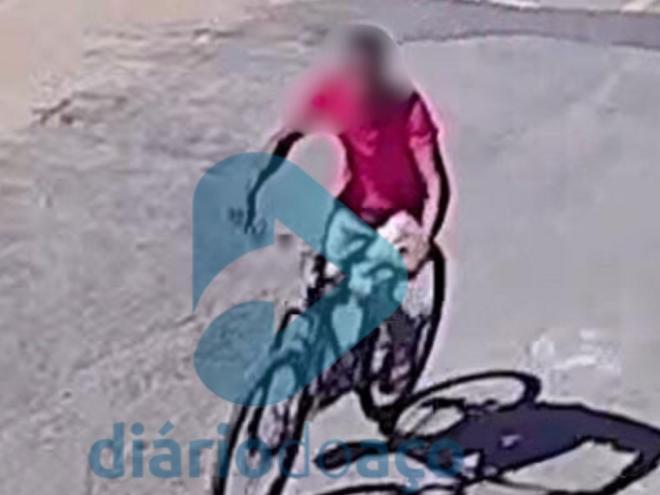 Homem agredido teria furtado bicicleta no bairro em que foi agredido
