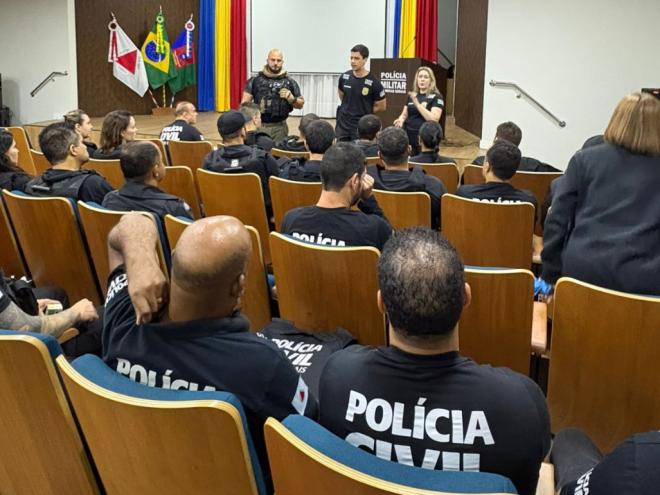 Polícias Civil e Militar atuaram previamente no levantamento de informações acerca da atividade criminal, que originaram os mandados judiciais de prisão, busca e apreensão 