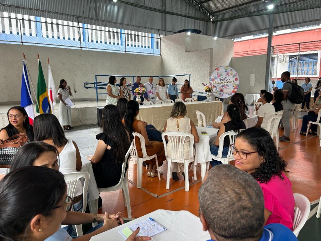 O pacto segue os princípios da Lei de Diretrizes e Bases, da BNCC e do Compromisso Nacional Criança Alfabetizada