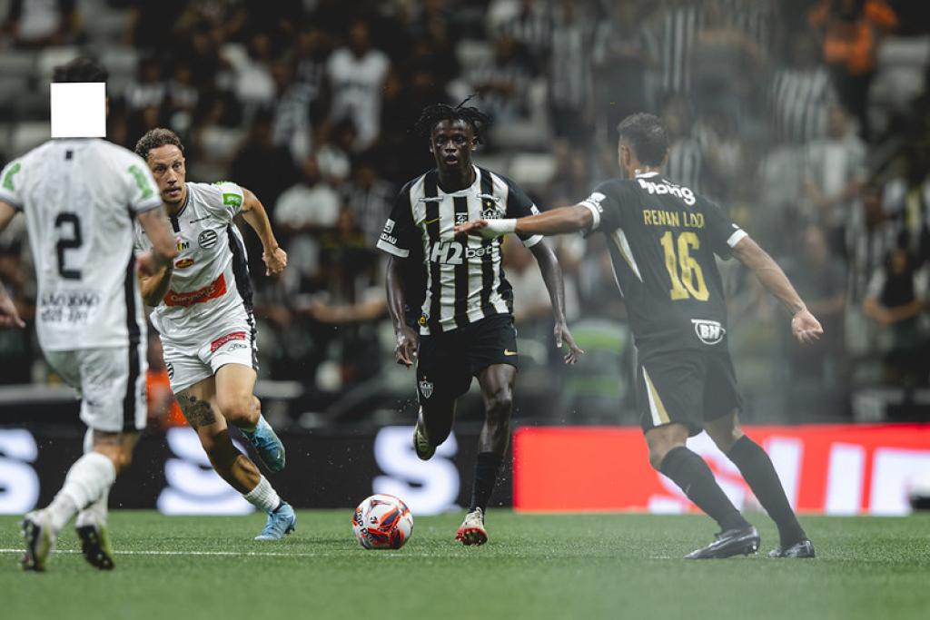 Com esse placar, o Atlético chega a 11 pontos no Estadual, na disputa com a URT pela liderança do Grupo A