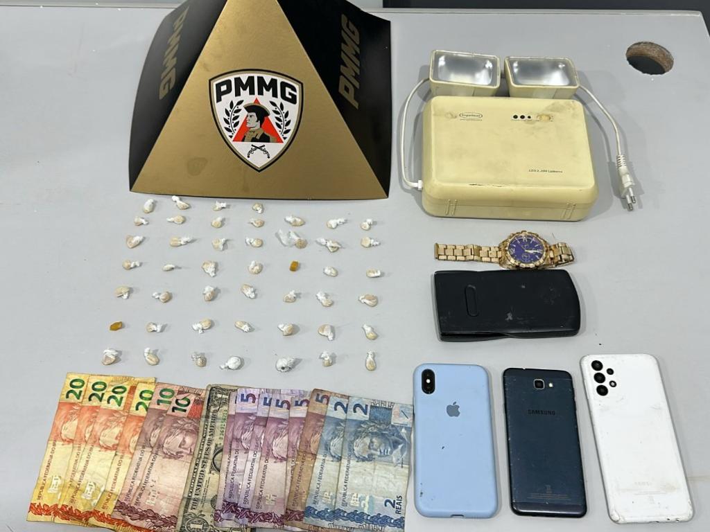 Material recolhido na rua Raposos, Centro de Ipatinga