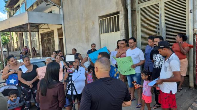 Protesto no Macuco pela falta de água que já durava três dias, desabastecimento provocado por um vazamento em uma adutora 