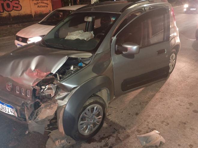 O condutor do Fiat Uno esta embriagado, conforme constatou o teste do etilômetro