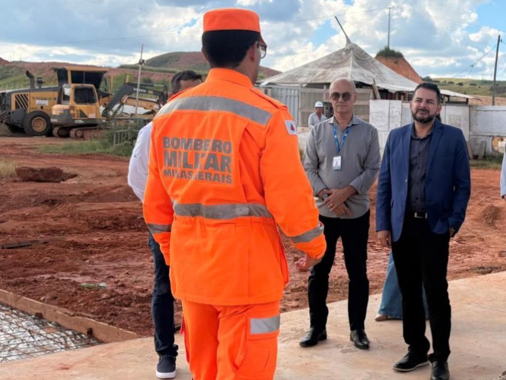 Bruno Morato integrou comitiva do Consórcio Intermunicipal de Saúde Leste de Minas, em visita às obras do hangar e heliponto da nova base aérea do Samu