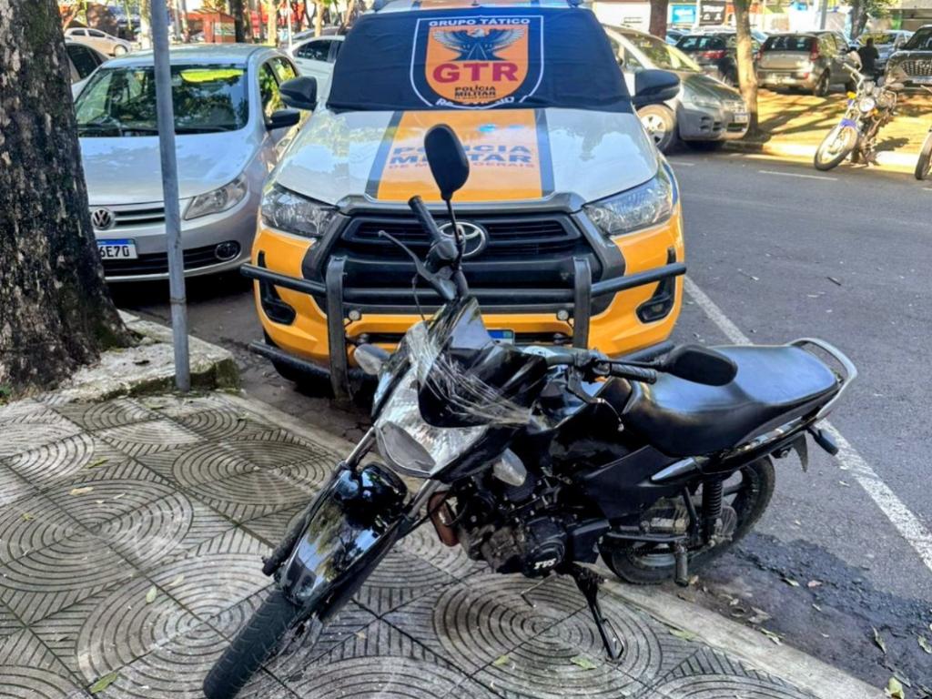 Veículo foi abordado por equipe da Polícia Militar Rodoviária; adolescente de 16 anos foi apreendido e encaminhado à delegacia