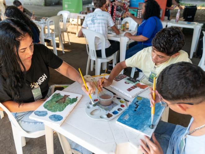 Oficina de pintura faz parte da primeira atividade