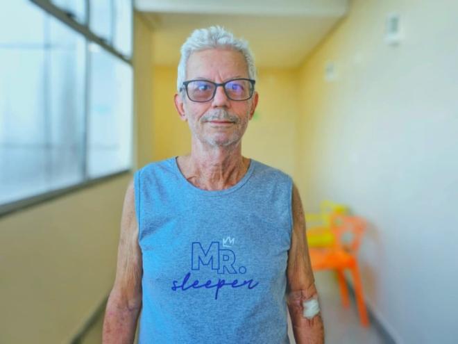 Aos 71 anos, o fabricianense João Bosco de Miranda comemora o resultado do procedimento 