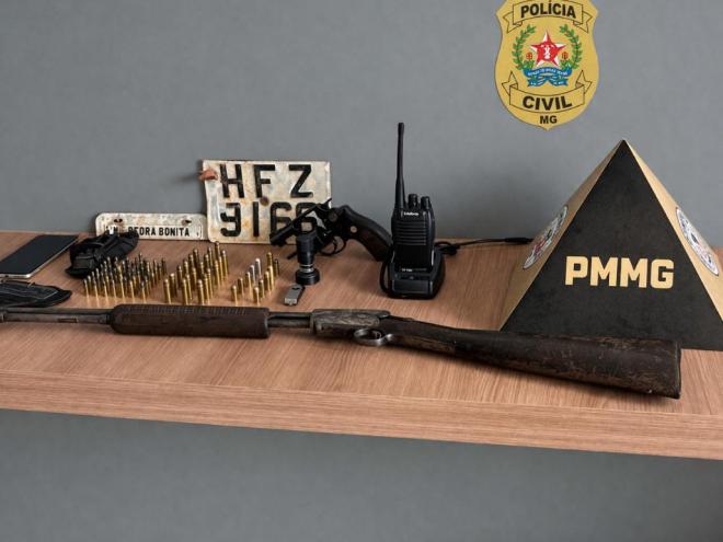 Material recolhido no ato do cumprimento do mandado de busca em residências de investigados 