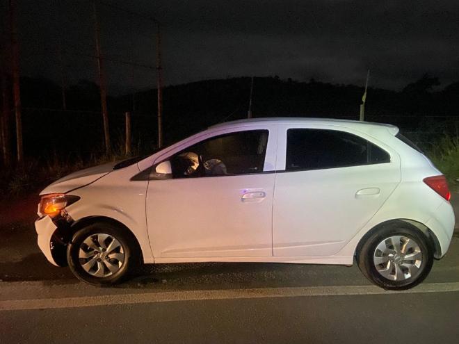 Jovem foi atropelado por um carro após cair da moto
