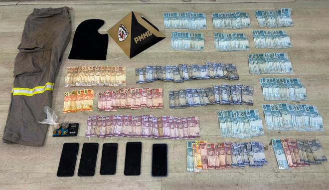 Polícia Militar recuperou parte do dinheiro levado no crime, mas joias e ouro roubados do influenciador Wesley Schmidt ainda não foram localizados