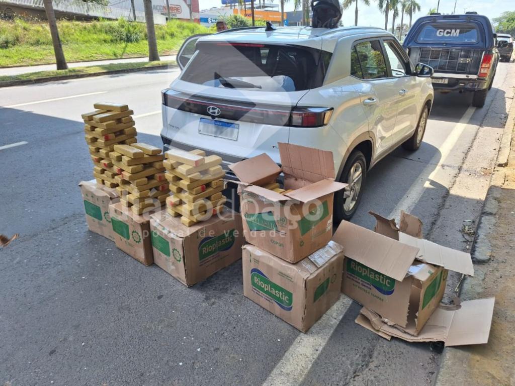 Droga estava em um Hyundai Creta branco, que trafegava de Belo Horizonte para Ipatinga 