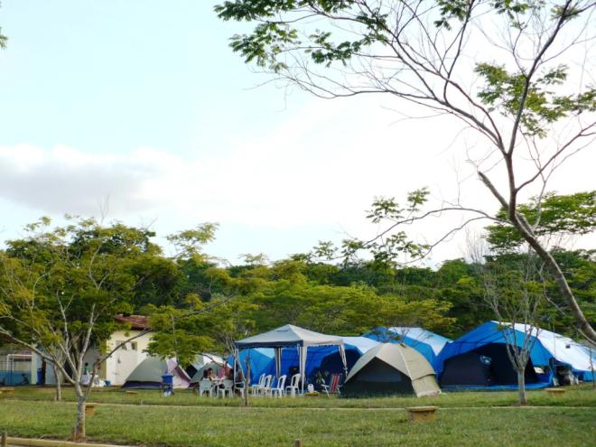 Como era o camping da Lagoa Silvana em 2013, antes da instalação das grandes tendas 