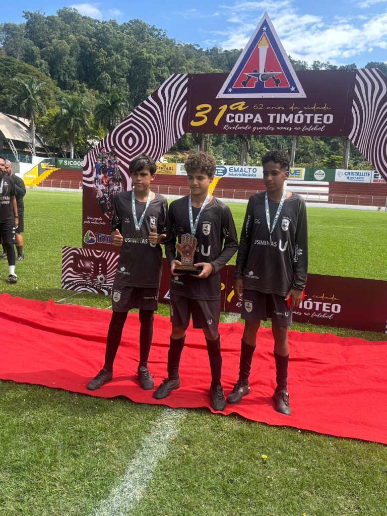 O goleiro Gabriel defendeu o pênalti decisivo e ainda levou para casa o troféu de menos vazado 