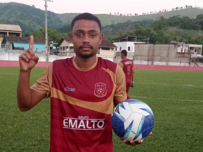 Com apoio de numerosa torcida, atacante Vity é uma das atrações do João XXIII em busca do título 