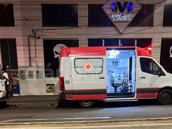 Equipe do Samu prestou socorro, mas a jovem não resistiu aos ferimentos 