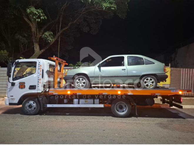 O Chevrolet Kadett utilizado pelo grupo foi apreendido por estar com o licenciamento atrasado e por ter sido empregado no transporte da droga