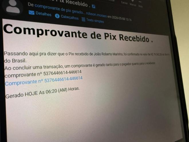 A mensagem é enviada pelos golpistas por meio do e-mail