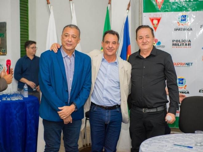O vereador Adiel Oliveira; o ex-presidente da LDI, Silvestre Antônio Ferreira; e o atual presidente da Liga, Nilson Pereira Gomes