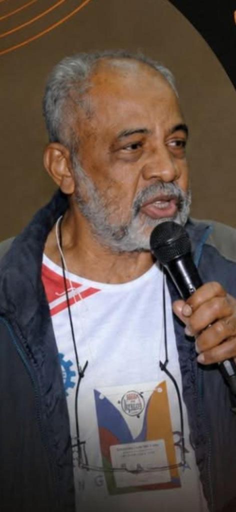 Paulo Oliveira da Cruz deixa a esposa, Conceição Godoy, professora e advogada, além do filho Thales. 