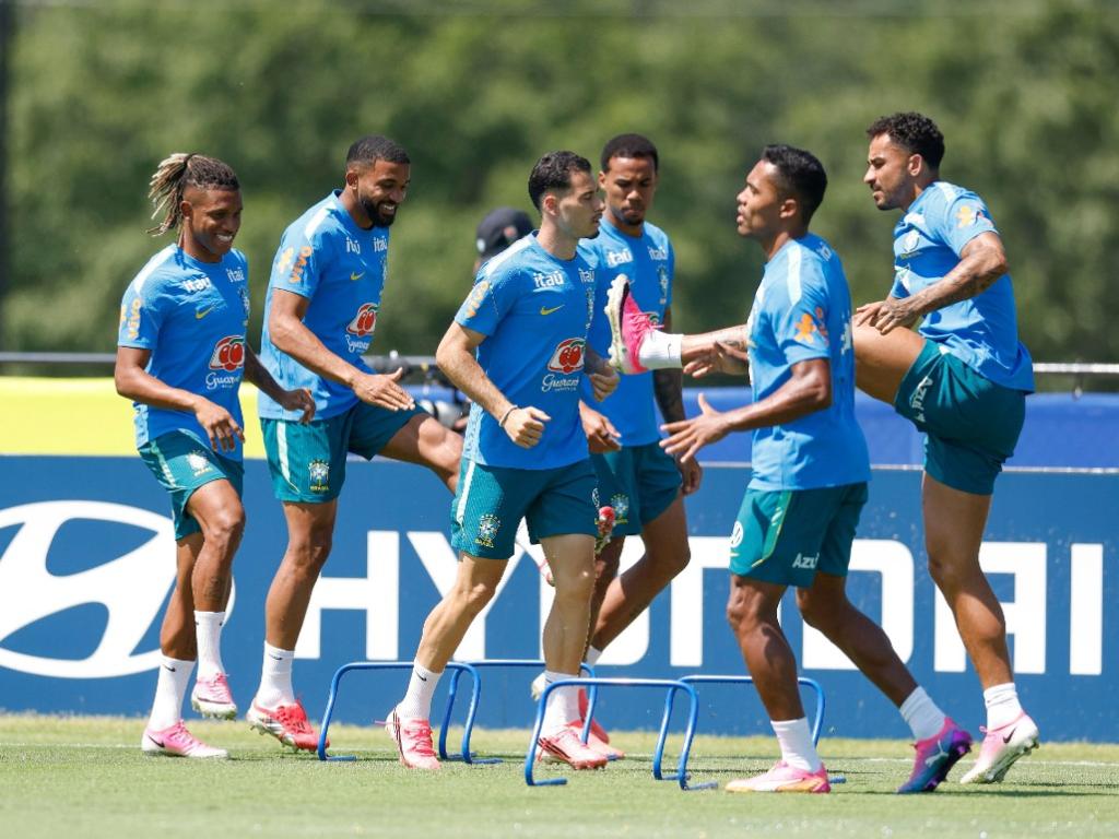 Seleção Brasileira enfrenta adversária que nunca derrotou e busca encerrar jejum de vitórias sobre seleções da Europa em confrontos eliminatórios de Mundiais, que dura desde o pentacampeonato de 2002