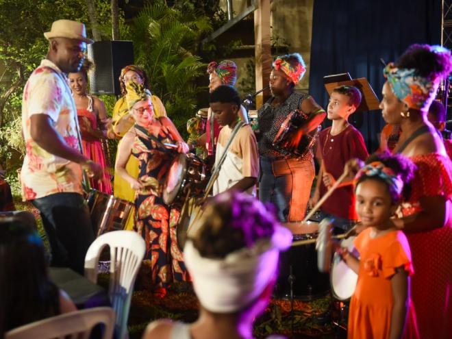 A noite é dedicada à celebração da formação musical de crianças, jovens e adultos 