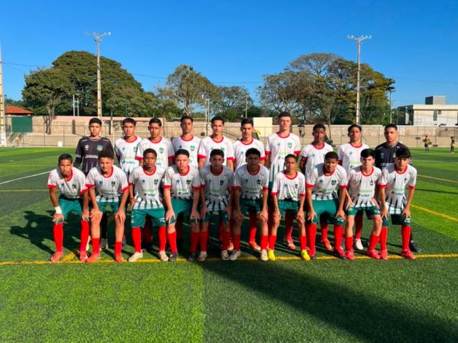A equipe do Sub-15 da Usipa trouxe para Ipatinga o troféu de segunda melhor de mais uma competição do IMEF 
