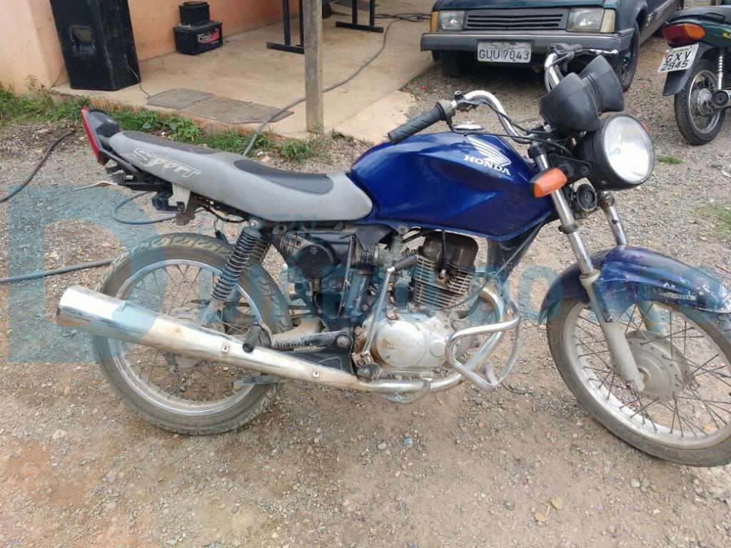 Esta moto, tomada de assalto na última terça-feira, foi apreendida com os suspeitos pelo roubo no Ana Moura
