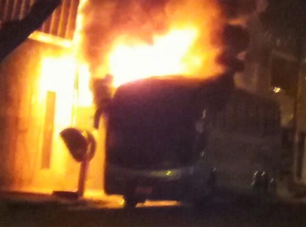 Nenhuma pessoa ficou ferida no incidente com o ônibus 
