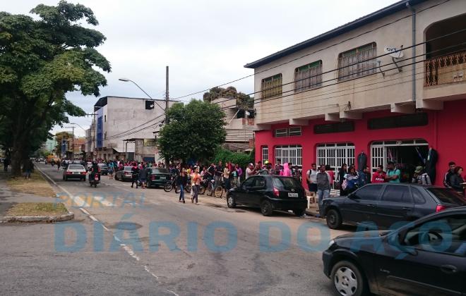 Muita gente passou a madrugada na fila