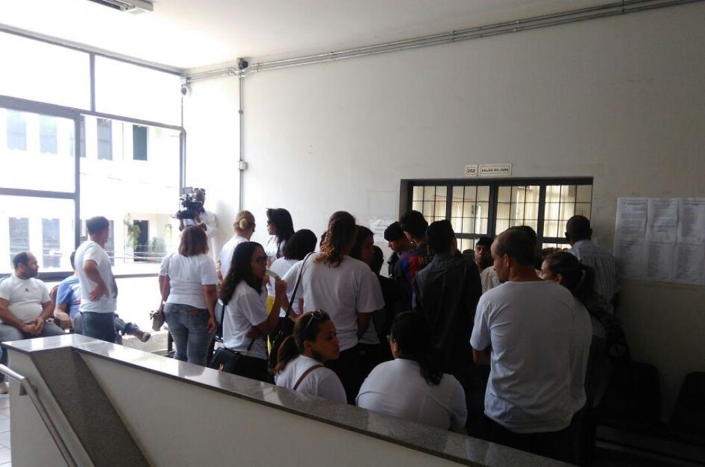 Julgamento aberto às 8h30, sem hora para acabar 