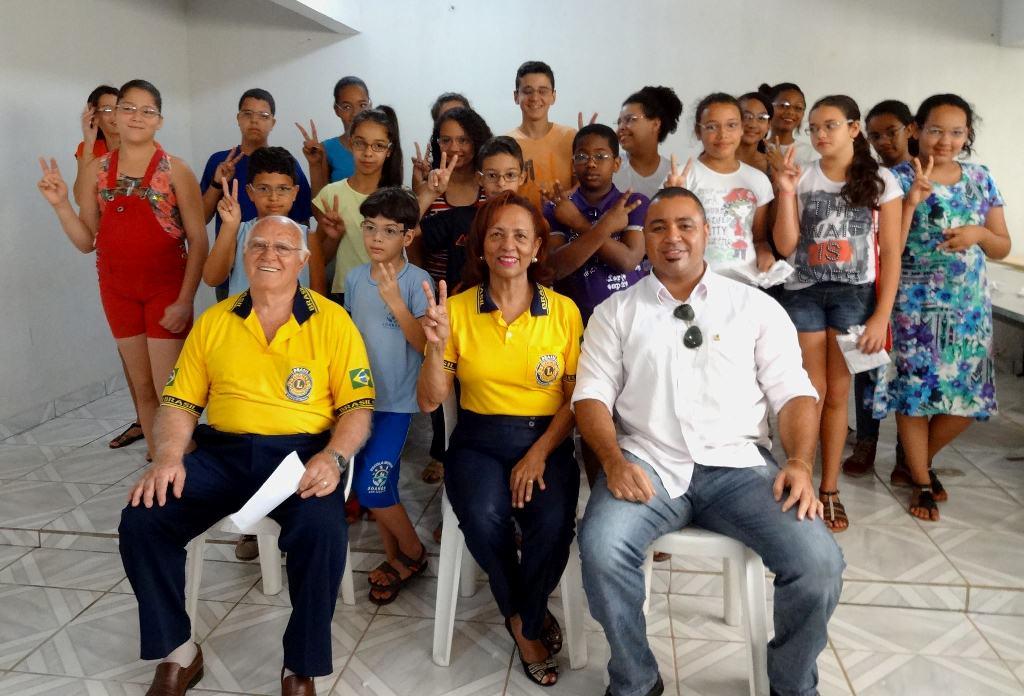 Integrantes do Lions levam projeto social para crianças que precisam de atendimento oftalmológico 