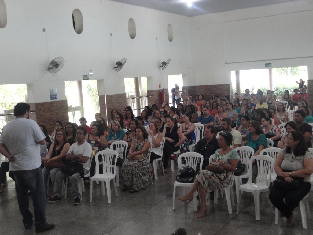 Cerca de 200 educadores participaram da iniciativa