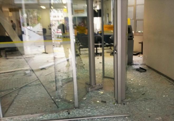 Trio criminoso usou picape Fiat Strada roubada em Raul Soares