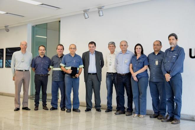 Representantes da Usiminas recebem equipe do Departamento de Ciência e Tecnologia do Exército do Brasil