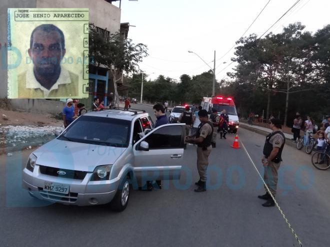 José Henio (no detalhe), que dirigia o Ecosport, não resistiu aos tiros e morreu
