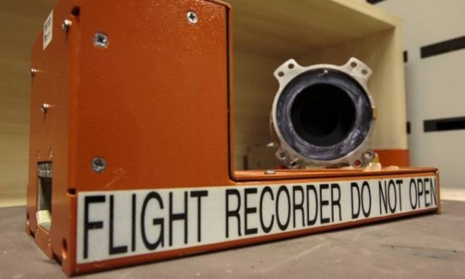 Gravador de voz resgatado em meio a destroços de avião 