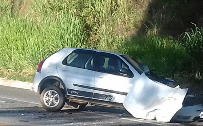 Acidente aconteceu próximo ao trevo de acesso à Ipatinga
